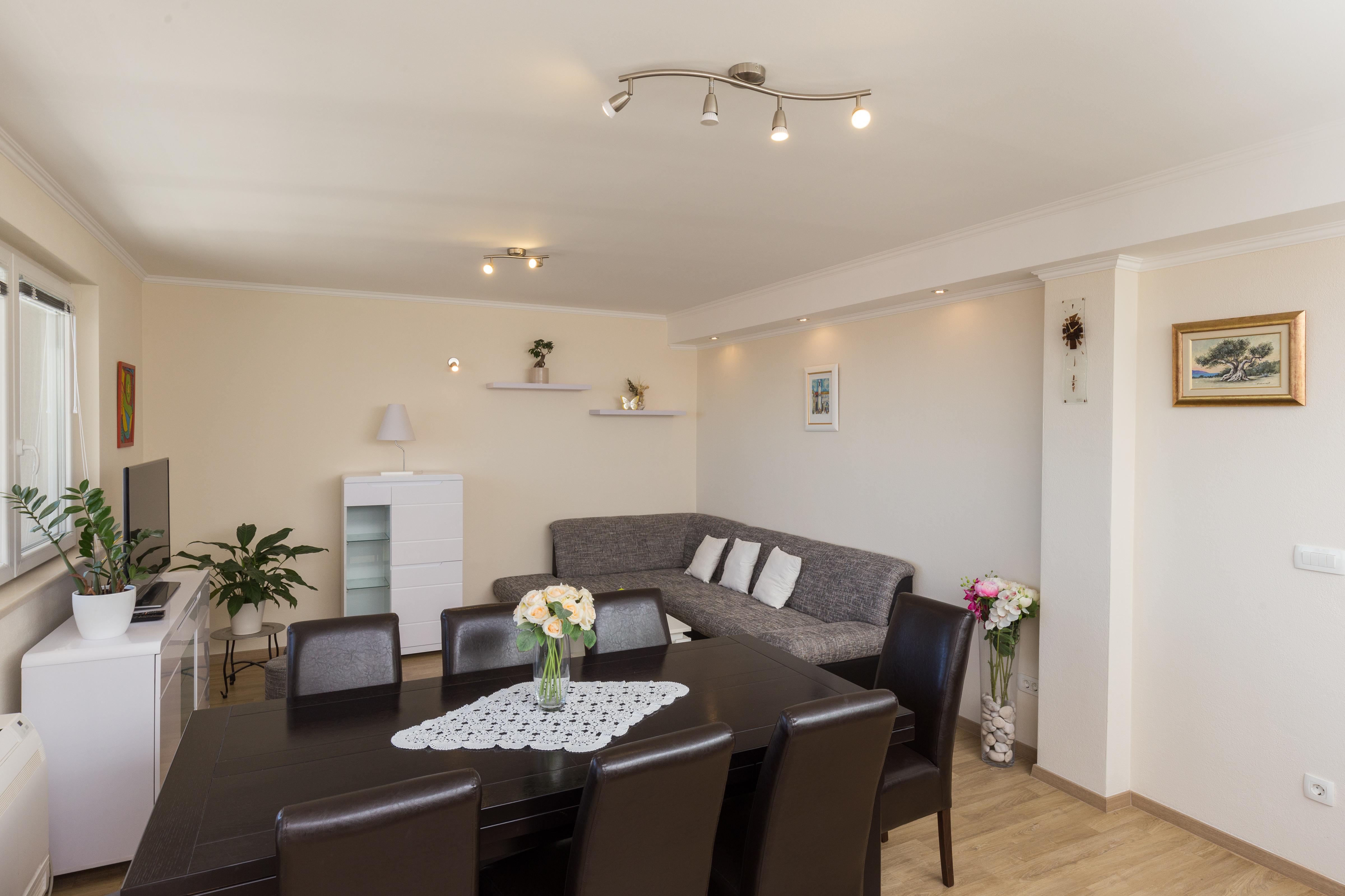 Apartment Dadic *